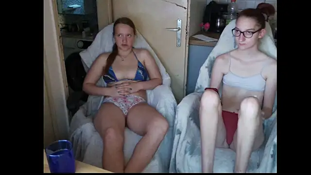 Sexycouple3518 online show from May 2026 05:55:01 PM