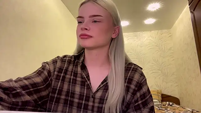 ShainaJoens online show from May 2026 05:50:01 PM