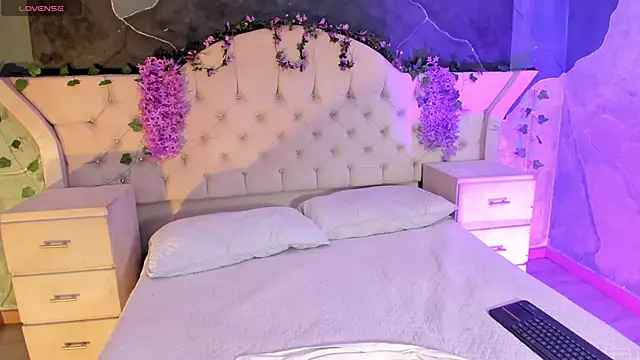 AmbarDupont  online show from June 2026 06:03:02 AM