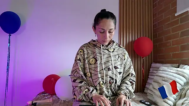 alissonandree online show from July 2026 05:02:02 PM