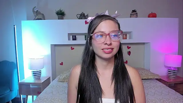 Lenna Phillips online show from June 2026 11:22:01 AM