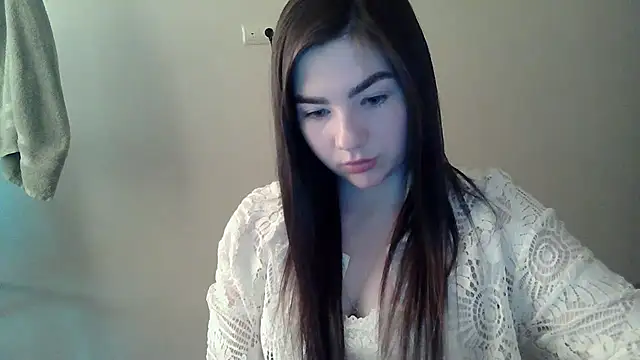 Kira711q online show from May 2026 03:37:02 PM