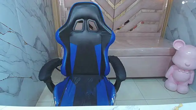 Mely R online show from May 2026 07:43:01 PM