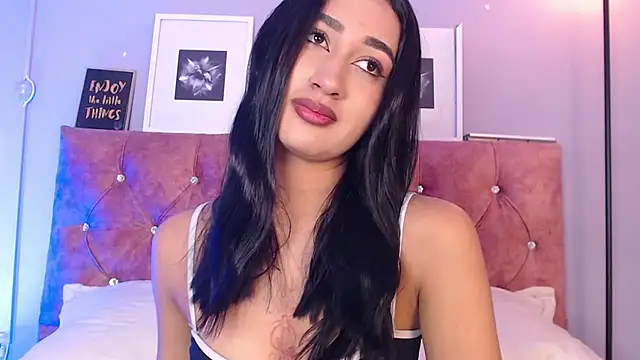 Snapshot of Nikirouse chatting on July 2026 02:09:01 AM Nikirouse online show from July 2026 02:09:01 AM