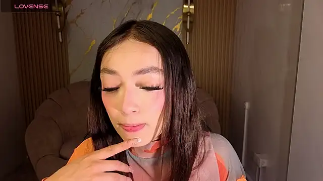 Cinnamon b online show from June 2026 12:54:02 PM