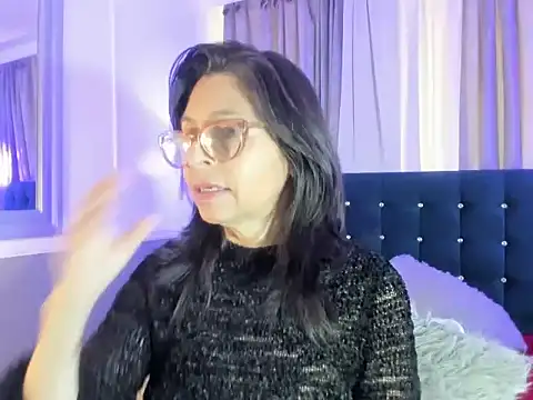 Snapshot of lena_gray chatting on May 2026 01:18:02 PM lena gray online show from May 2026 01:18:02 PM
