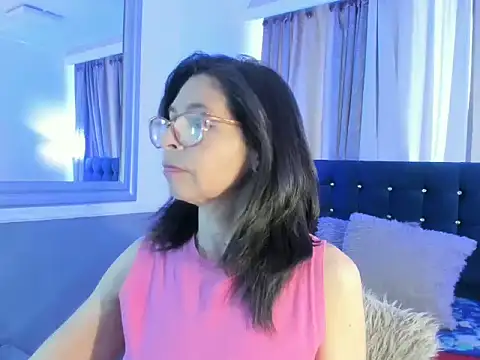 Snapshot of lena_gray chatting on June 2026 01:32:02 PM lena gray online show from June 2026 01:32:02 PM