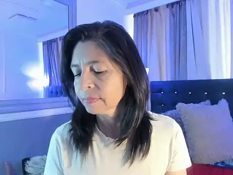 Snapshot of lena_gray chatting on June 2026 02:07:02 PM lena gray online show from June 2026 02:07:02 PM