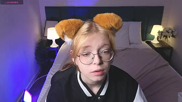 FoxxyyPolly online show from June 2026 05:23:02 AM
