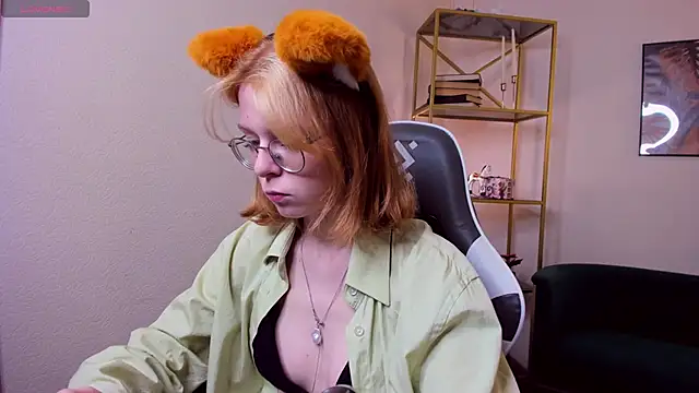 FoxxyyPolly online show from June 2026 05:35:01 AM