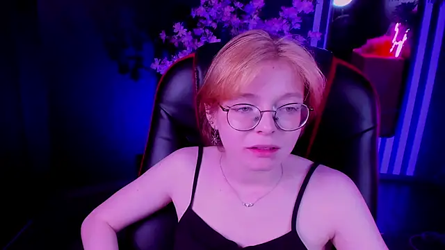 FoxxyyPolly online show from May 2026 10:55:01 AM
