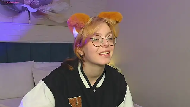 FoxxyyPolly online show from June 2026 07:03:01 AM