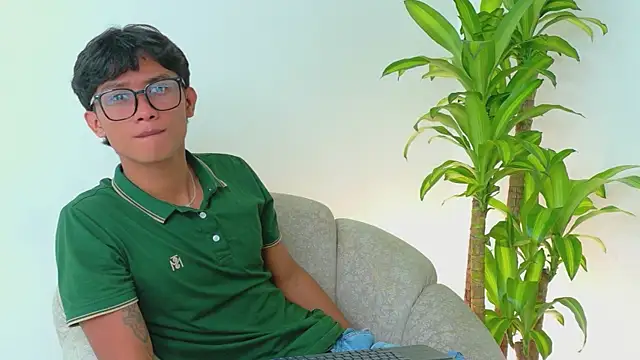 Iam erick online show from May 2026 08:23:01 PM