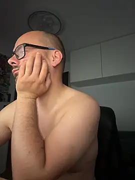 Snapshot of NakedAndrewHot chatting on June 2026 12:05:02 AM NakedAndrewHot online show from June 2026 12:05:02 AM