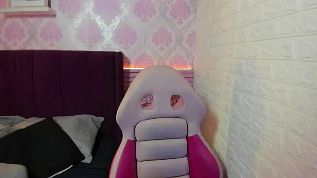 Snapshot of Hanna_Thorne chatting on July 2026 07:44:02 PM Hanna Thorne online show from July 2026 07:44:02 PM