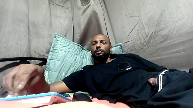 Snapshot of Camodick chatting on April 2026 04:37:02 AM Camodick online show from April 2026 04:37:02 AM
