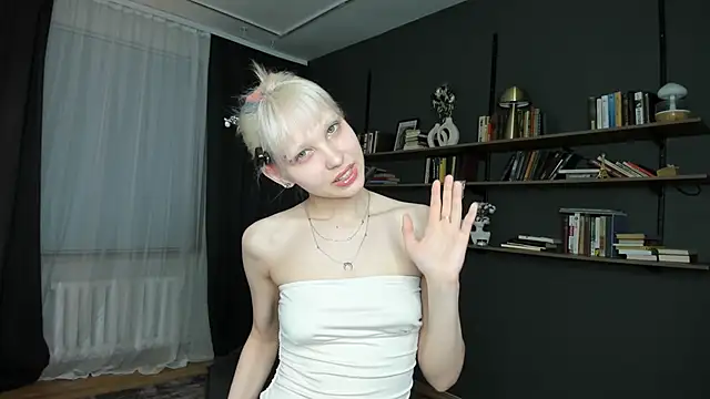 DelorisDetrich online show from May 2026 07:39:02 PM