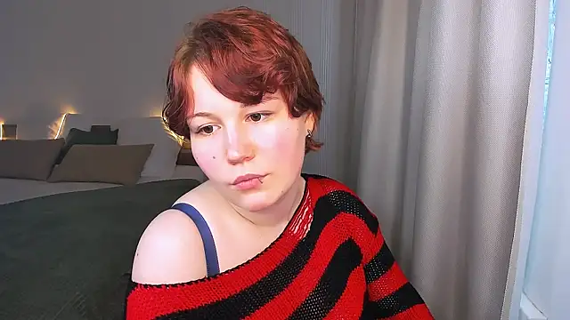 MiaLacrice online show from June 2026 11:32:02 AM