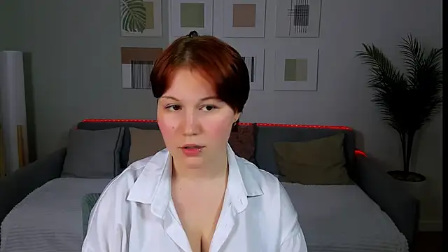 MiaLacrice online show from May 2026 07:19:02 PM