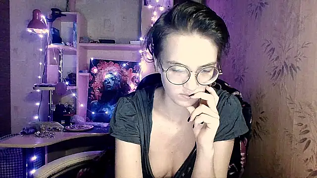 Alessa Kiss online show from May 2026 06:05:02 PM
