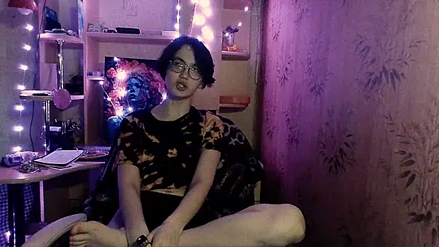 Alessa Kiss online show from May 2026 04:04:02 PM