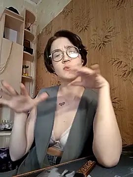 Alessa Kiss online show from May 2026 02:53:01 PM