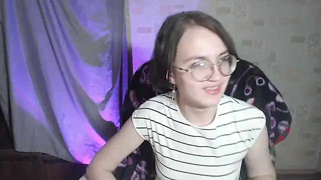 Alessa Kiss online show from June 2026 06:23:01 PM