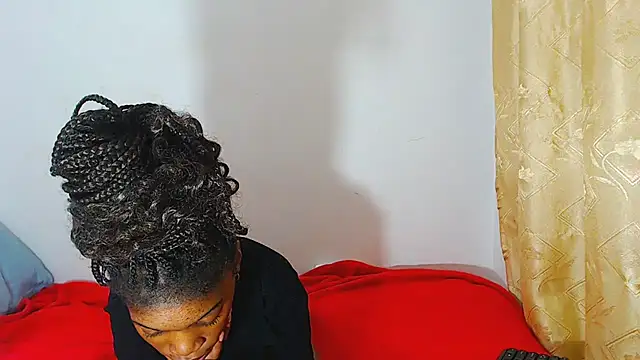 Snapshot of PetiteBarbie_05 chatting on May 2026 02:28:01 PM PetiteBarbie 05 online show from May 2026 02:28:01 PM
