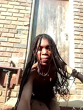 Snapshot of PetiteBarbie_05 chatting on May 2026 12:37:02 PM PetiteBarbie 05 online show from May 2026 12:37:02 PM
