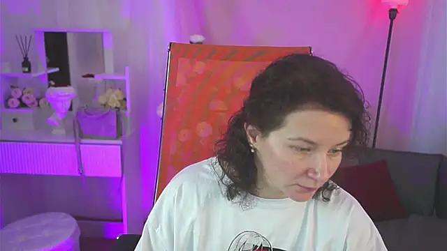 Snapshot of AureliaGleam chatting on May 2026 08:02:02 AM AureliaGleam online show from May 2026 08:02:02 AM