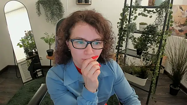 Snapshot of AureliaGleam chatting on June 2026 01:18:01 AM AureliaGleam online show from June 2026 01:18:01 AM