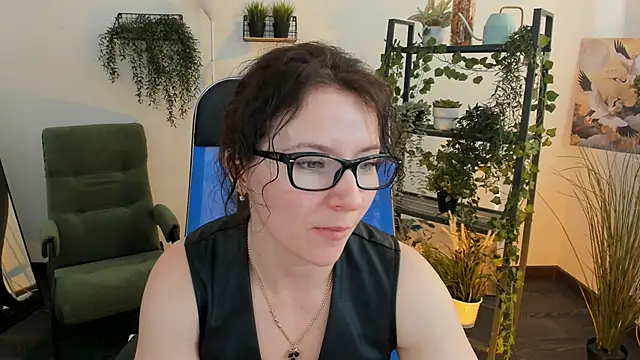 Snapshot of AureliaGleam chatting on May 2026 04:36:02 AM AureliaGleam online show from May 2026 04:36:02 AM