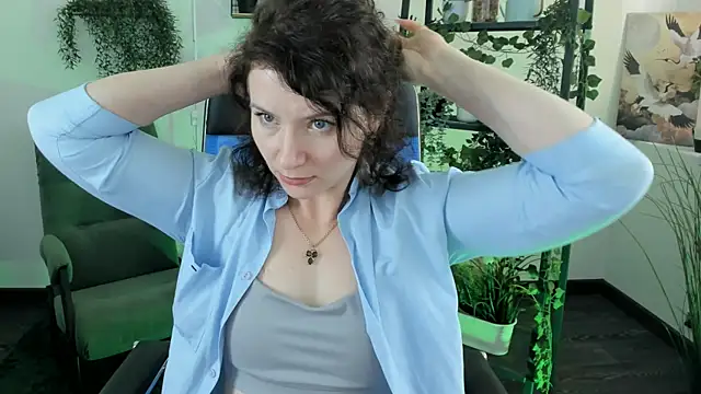Snapshot of AureliaGleam chatting on May 2026 04:51:02 AM AureliaGleam online show from May 2026 04:51:02 AM
