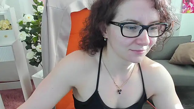 Snapshot of AureliaGleam chatting on June 2026 01:28:01 AM AureliaGleam online show from June 2026 01:28:01 AM
