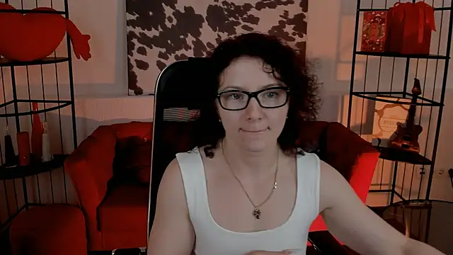 Snapshot of AureliaGleam chatting on May 2026 01:38:01 AM AureliaGleam online show from May 2026 01:38:01 AM