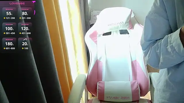 Ooo-Lola online show from May 2026 09:45:02 AM