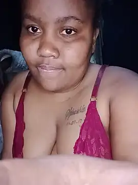 Snapshot of ChubbyMidgetxxx19 chatting on June 2026 12:33:01 PM ChubbyMidgetxxx19 online show from June 2026 12:33:01 PM