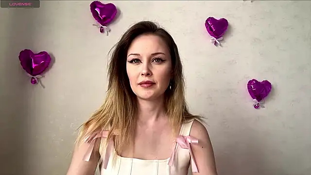Snapshot of MarryMurietto chatting on June 2026 01:05:02 PM MarryMurietto online show from June 2026 01:05:02 PM