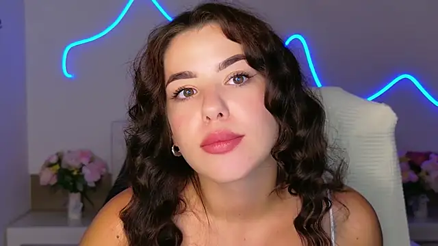 MaddiePerez online show from July 2026 09:06:02 PM