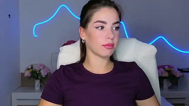 MaddiePerez online show from July 2026 06:32:02 PM