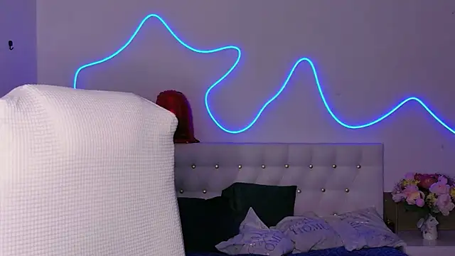 MaddiePerez online show from June 2026 01:12:02 AM