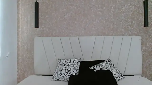 Snapshot of AliceSmity__ chatting on May 2026 12:00:02 PM AliceSmity online show from May 2026 12:00:02 PM
