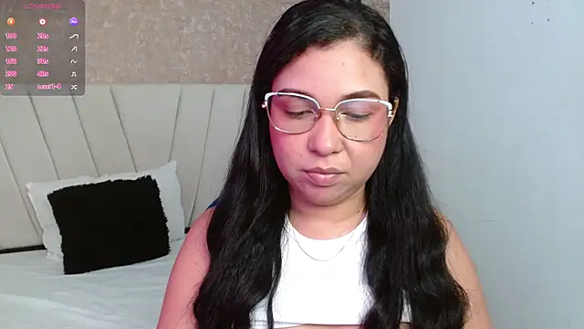 Snapshot of AliceSmity__ chatting on June 2026 03:35:02 PM AliceSmity online show from June 2026 03:35:02 PM