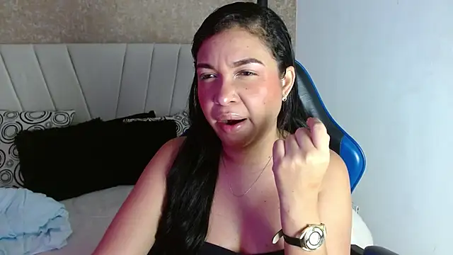 Snapshot of AliceSmity__ chatting on May 2026 12:05:01 PM AliceSmity online show from May 2026 12:05:01 PM