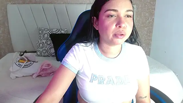 Snapshot of AliceSmity__ chatting on May 2026 12:26:02 PM AliceSmity online show from May 2026 12:26:02 PM