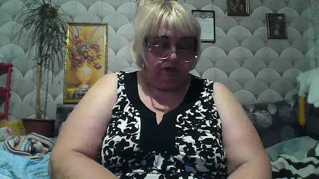 MarinaFarina53 online show from May 2026 05:52:01 PM