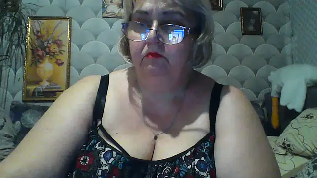 MarinaFarina53 online show from June 2026 06:38:02 PM