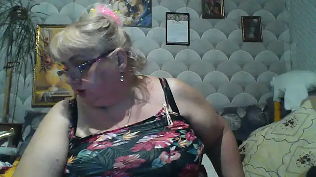 MarinaFarina53 online show from June 2026 05:10:02 PM
