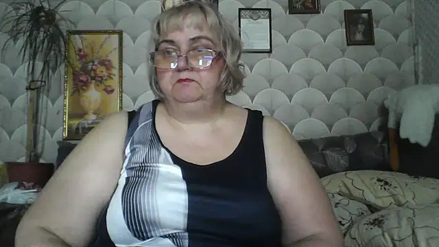 MarinaFarina53 online show from June 2026 06:52:02 AM