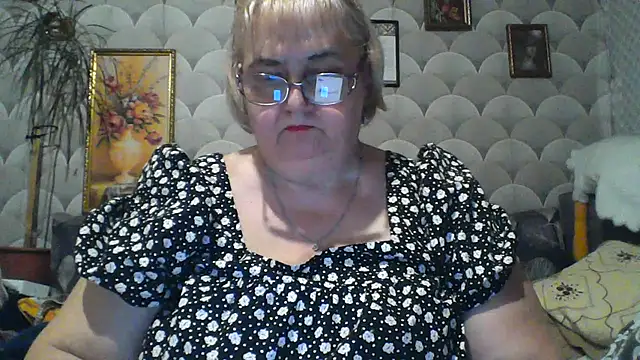 MarinaFarina53 online show from June 2026 07:09:02 PM